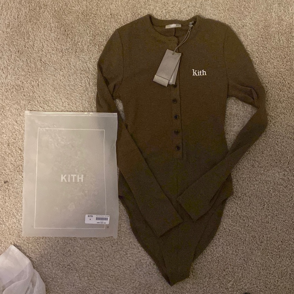 NWT KITH Henley bodysuit Sz. M (earth heather)